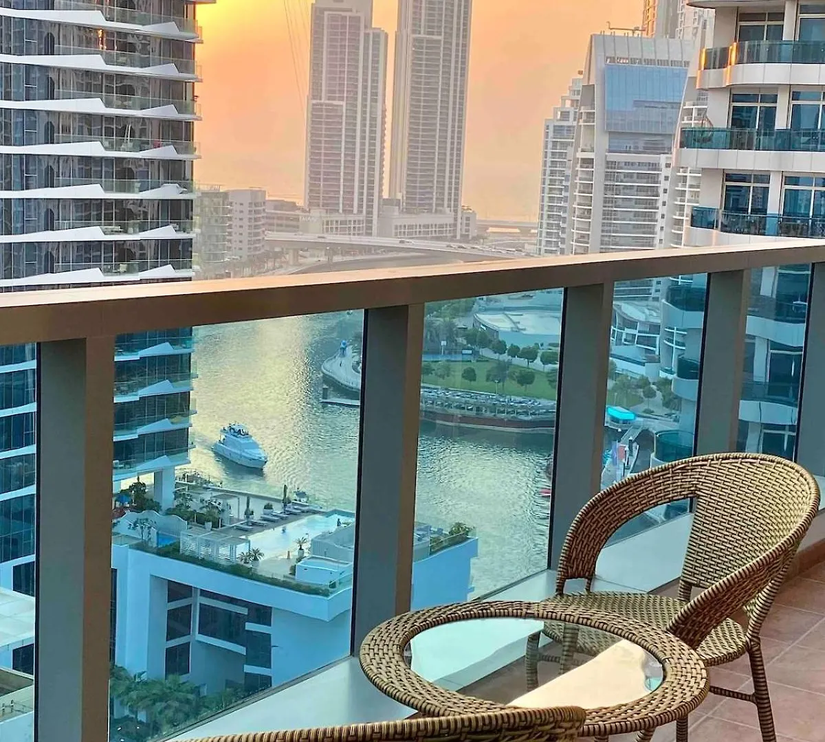 Cozy 1 Bedroom Apartment With Marina And Sea View Z1306 Dubai